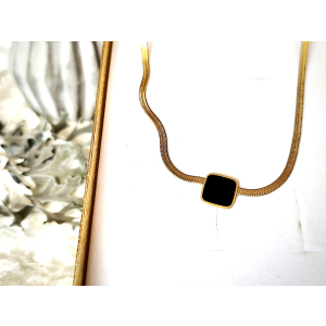 Naszyjnik żmijka z mocnym czarnym akcentem