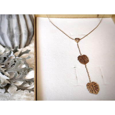 Naszyjnik krawatka z sercem i liśćmi monstery